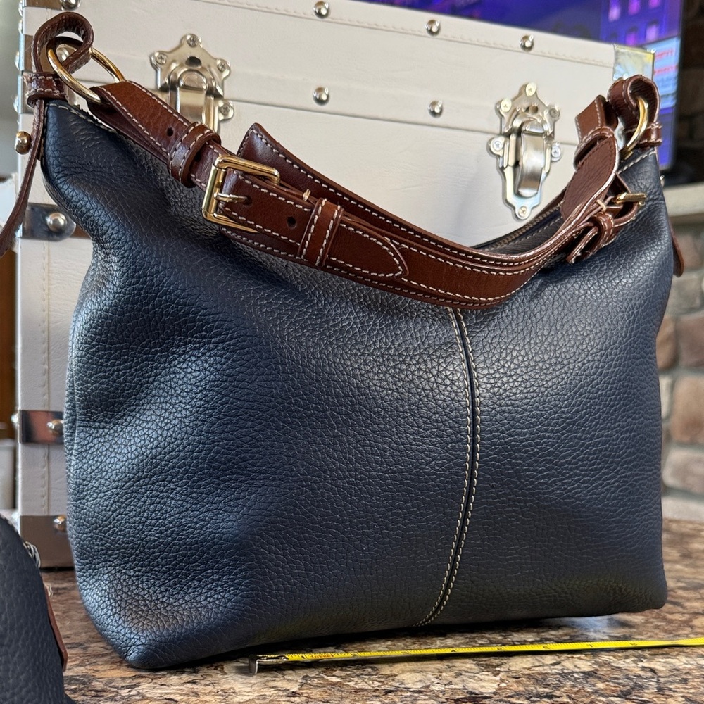 Dooney & Bourke Navy Pebble Leather Shoulder Bag with Brown Trim and Pouch - Picture 7 of 13